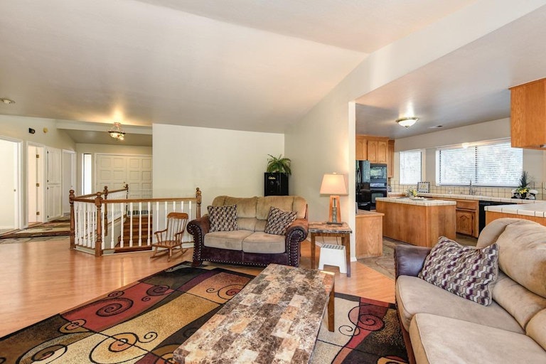 Photo 14 of 79 - 12136 Poplar Rd, Auburn, CA 95602