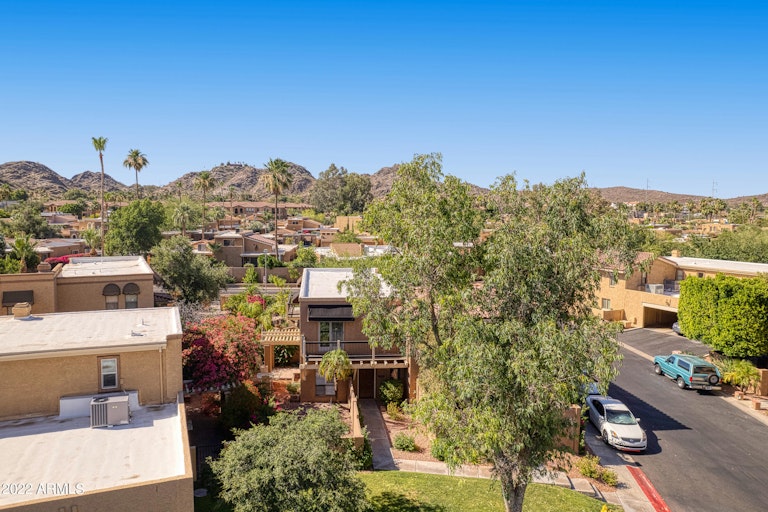 Photo 32 of 40 - 10430 N 10th Pl #2, Phoenix, AZ 85020