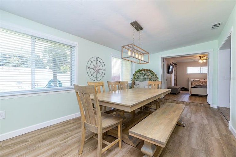 Photo 26 of 33 - 923 Phyllis Ave, Largo, FL 33771