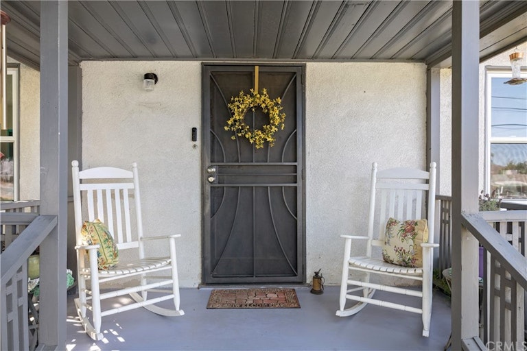 Photo 5 of 38 - 34273 Avenue E, Yucaipa, CA 92399