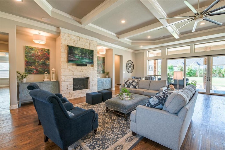 Photo 8 of 40 - 1032 Driscoll Pl, Keller, TX 76248