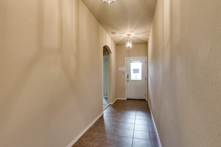 Photo 9 of 28 - 1812 Fairweather Dr, Princeton, TX 75407