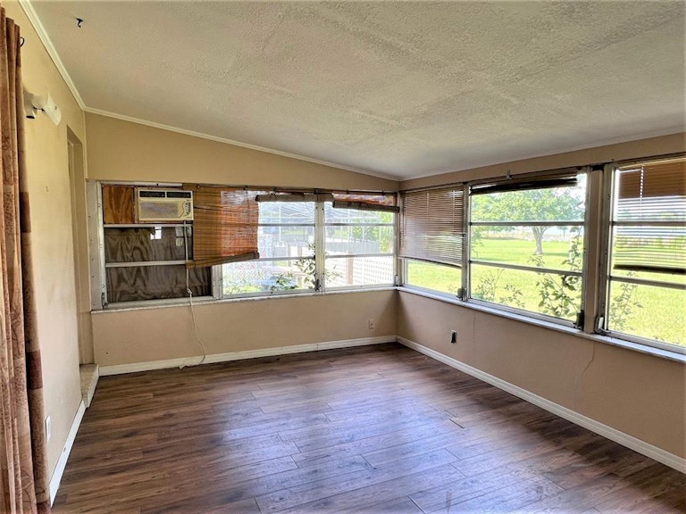 Photo 23 of 41 - 1246 W Wellington Dr, Deltona, FL 32725