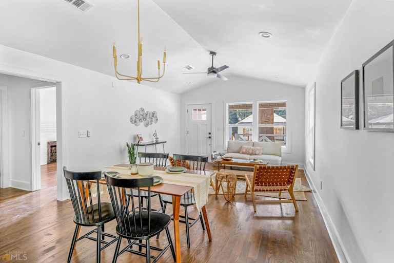 Photo 7 of 28 - 710 S Grand Ave NW, Atlanta, GA 30318
