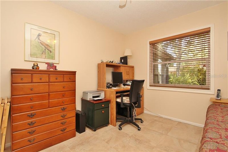 Photo 12 of 25 - 9899 84th St, Seminole, FL 33777