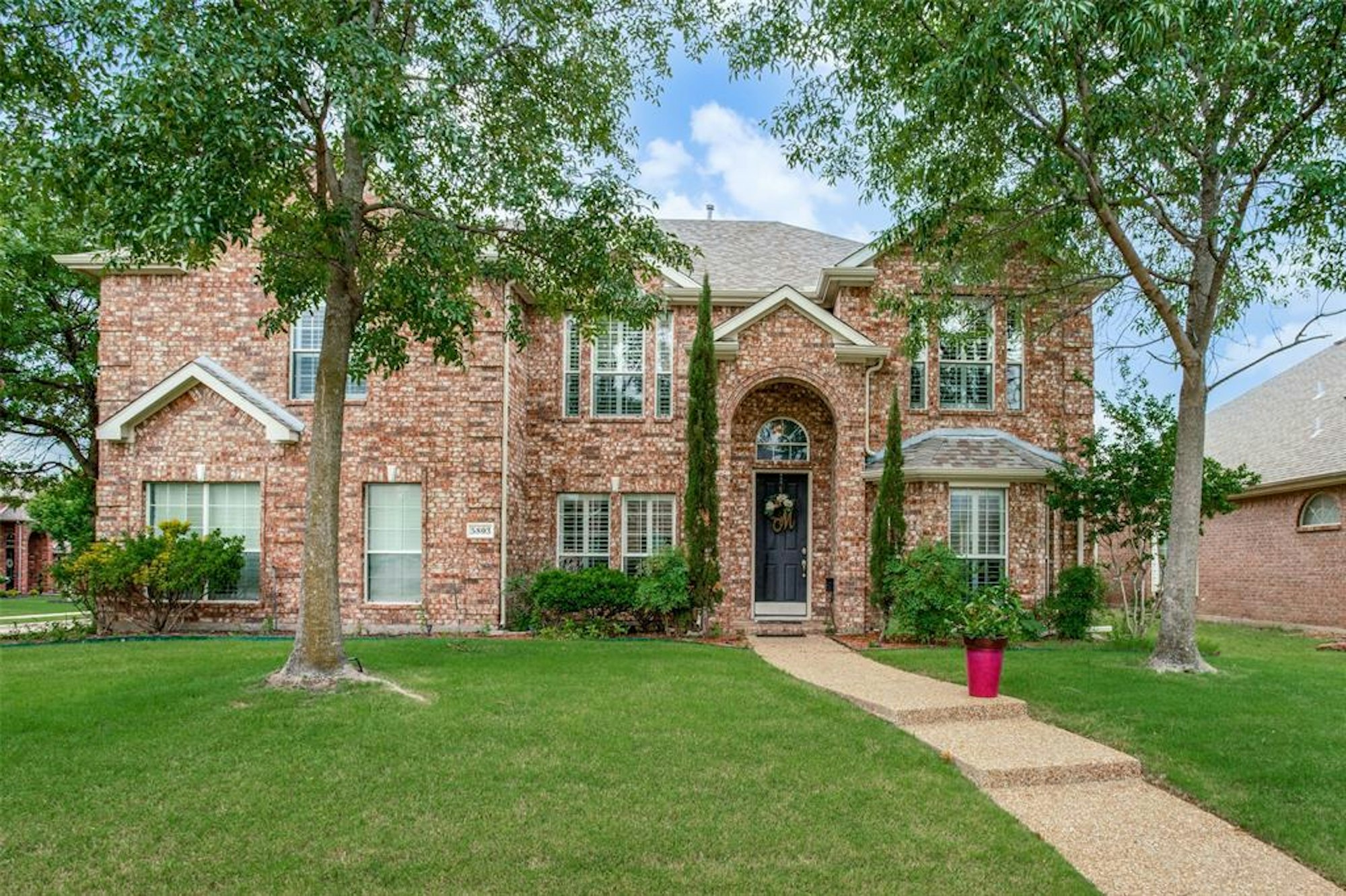 Photo 1 of 38 - 5803 Lone Rock Rd, Frisco, TX 75036