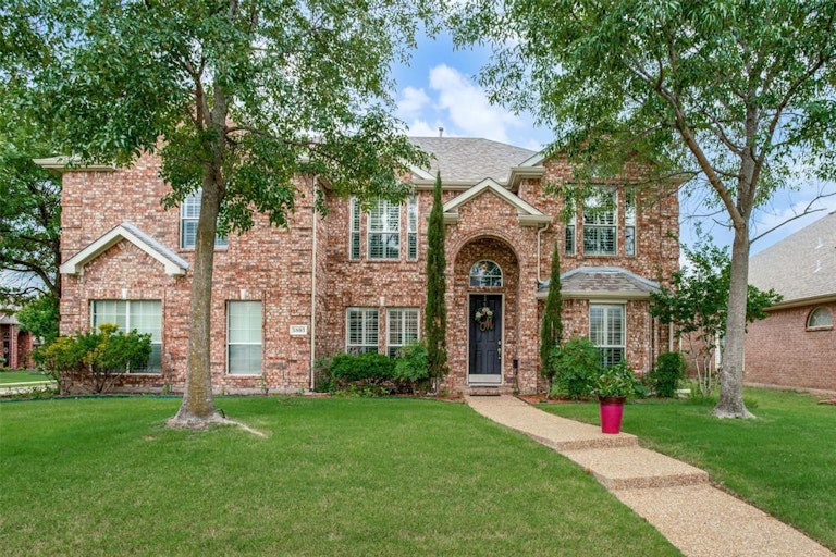 Photo 1 of 38 - 5803 Lone Rock Rd, Frisco, TX 75036