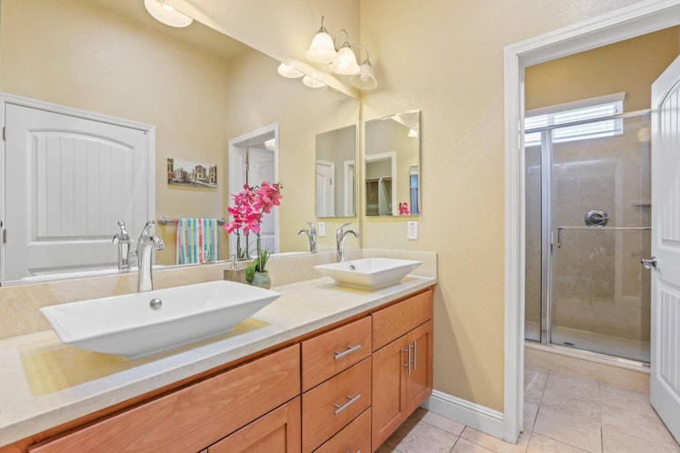 Photo 13 of 26 - 300 Dry Creek Rd, Folsom, CA 95630
