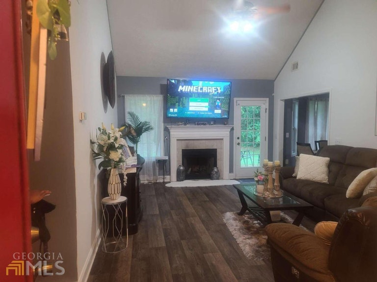 Photo 2 of 20 - 418 Shenandoah Ct, Winder, GA 30680