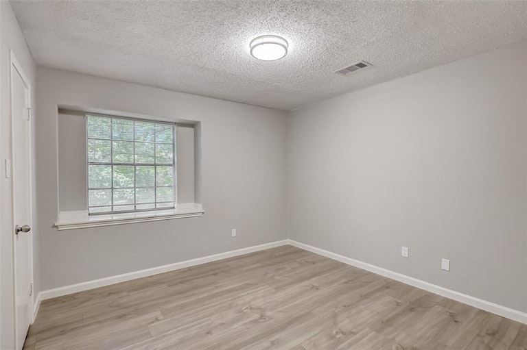 Photo 37 of 46 - 14002 Cedar Point Dr, Houston, TX 77070