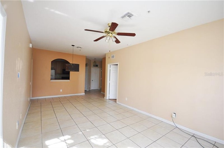 Photo 4 of 13 - 6166 Stevenson Dr #205, Orlando, FL 32835