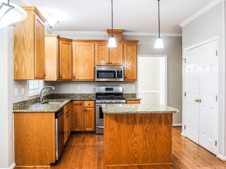 Photo 4 of 26 - 2610 Haventree Ct, Apex, NC 27502
