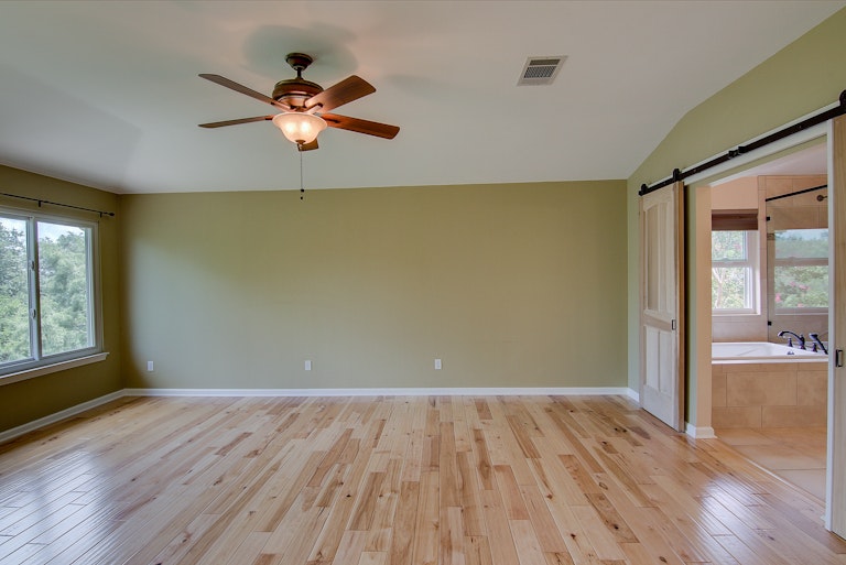 Photo 21 of 30 - 10921 Bexley Ln, Austin, TX 78739