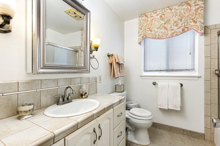 Photo 15 of 31 - 3359 Becerra Way, Sacramento, CA 95821
