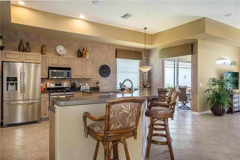 Photo 11 of 25 - 3984 Whispering Oaks Dr, North Port, FL 34287