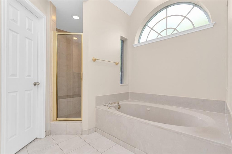 Photo 23 of 33 - 610 Ironwood Dr, Richmond, TX 77406