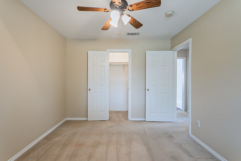 Photo 13 of 23 - 825 Shannon Dr, Plano, TX 75025