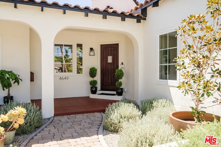 Photo 5 of 50 - 4649 Cartwright Ave, North Hollywood, CA 91602