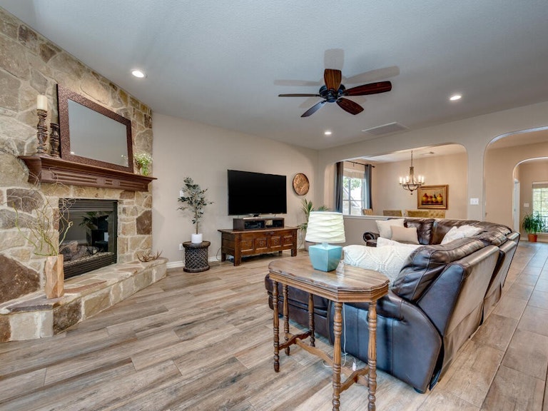 Photo 20 of 40 - 2703 Mingus Dr, Cedar Park, TX 78613