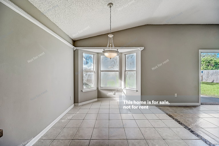 Photo 21 of 37 - 12262 Gehrig Dr, Jacksonville, FL 32224