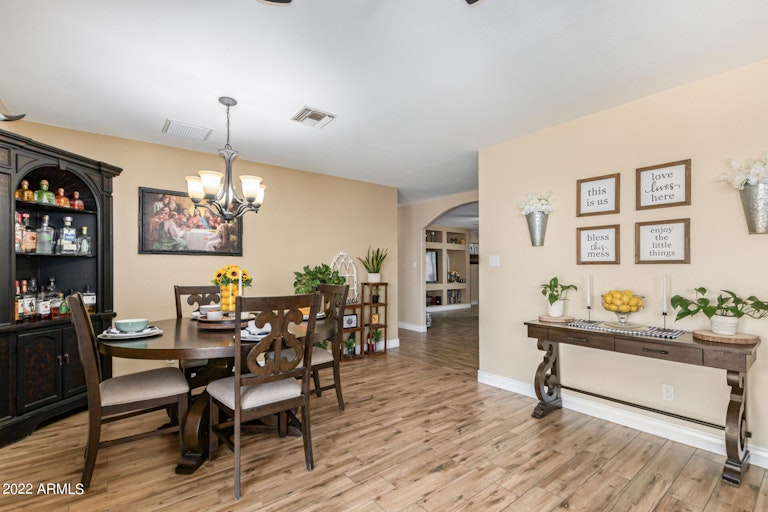 Photo 3 of 13 - 7623 W Heatherbrae Dr, Phoenix, AZ 85033