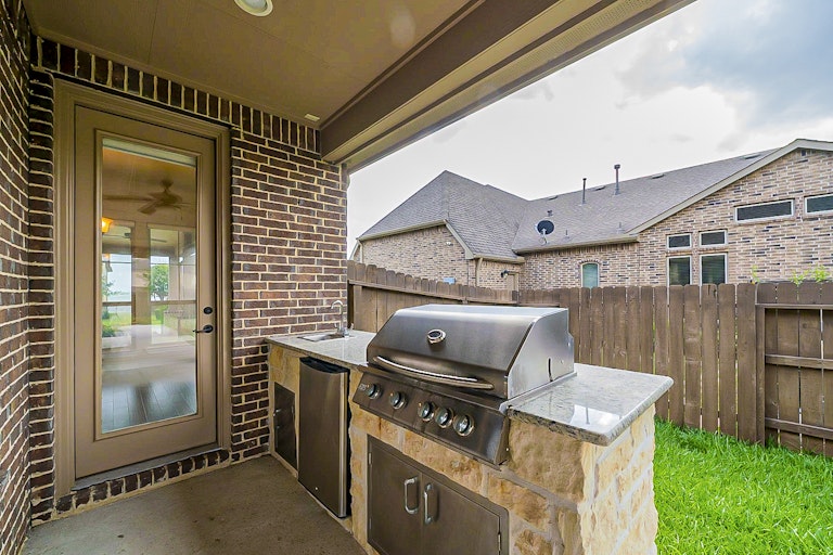 Photo 35 of 37 - 8523 San Juanico St, Houston, TX 77044