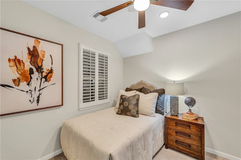 Photo 31 of 34 - 141 Green Knoll Ln, Georgetown, TX 78628