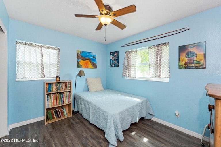 Photo 18 of 27 - 5804 Rover Dr, Jacksonville, FL 32244