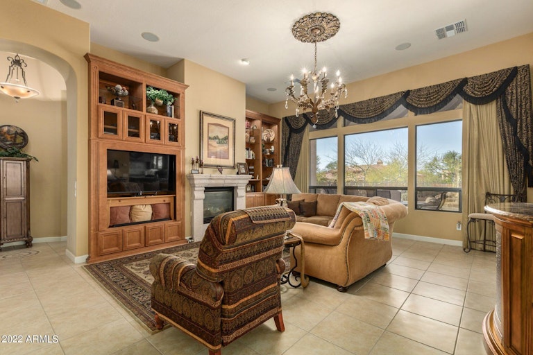 Photo 8 of 50 - 3952 N Arboles Cir, Mesa, AZ 85207