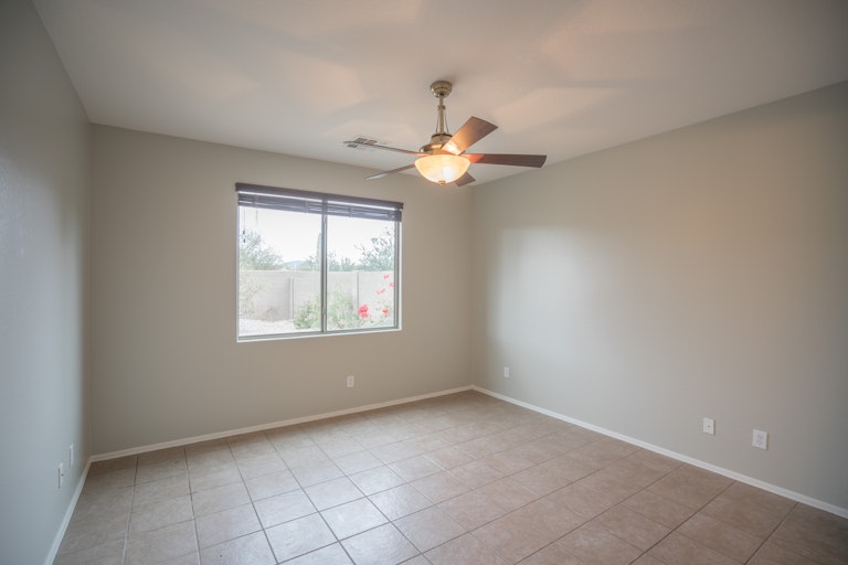 Photo 13 of 29 - 1740 W Twain Dr, Anthem, AZ 85086
