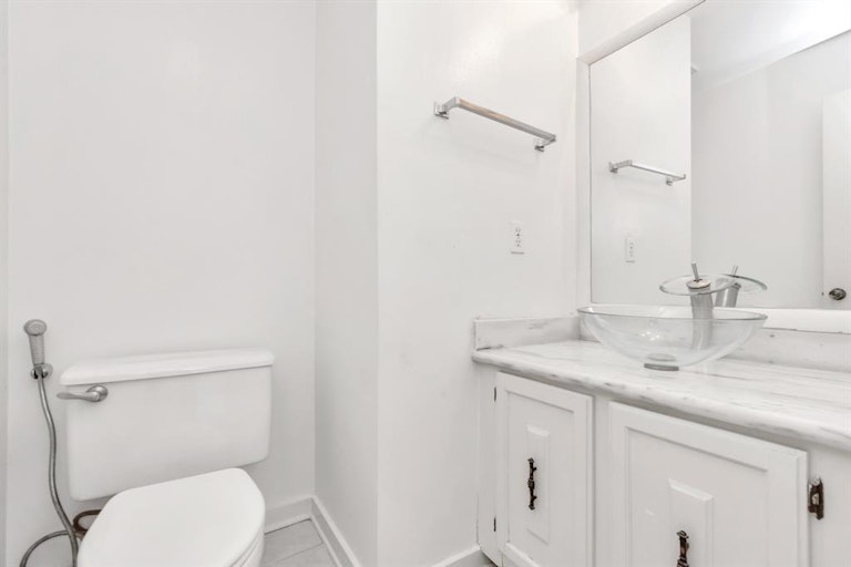 Photo 10 of 33 - 2409 Bering Dr #6, Houston, TX 77057