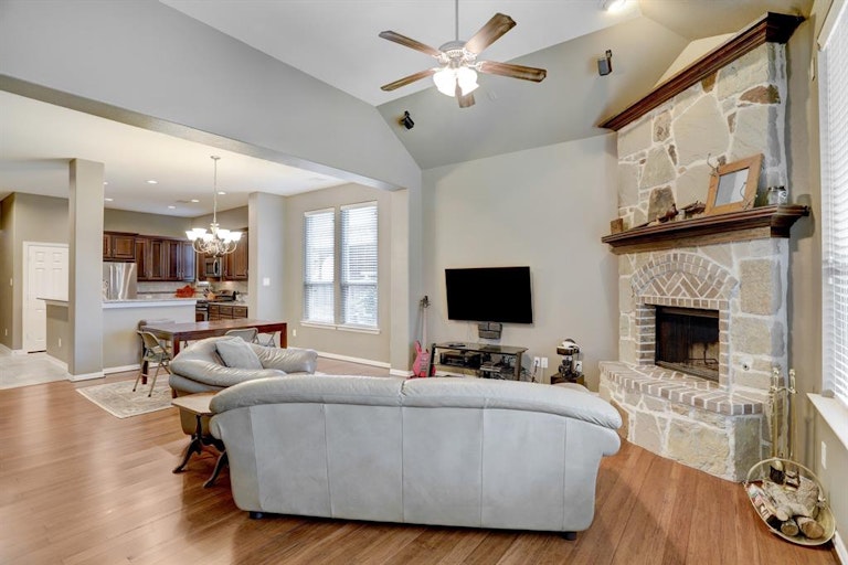 Photo 11 of 28 - 3118 Manzanita Ln, Manvel, TX 77578