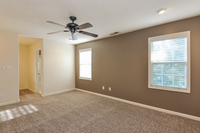 Photo 14 of 25 - 121 Danesway Dr, Holly Springs, NC 27540