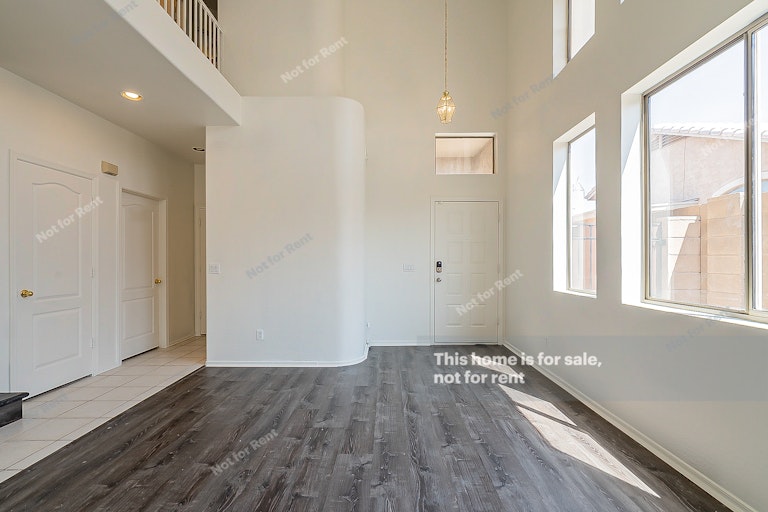 Photo 16 of 28 - 10111 E Capri Ave, Mesa, AZ 85208