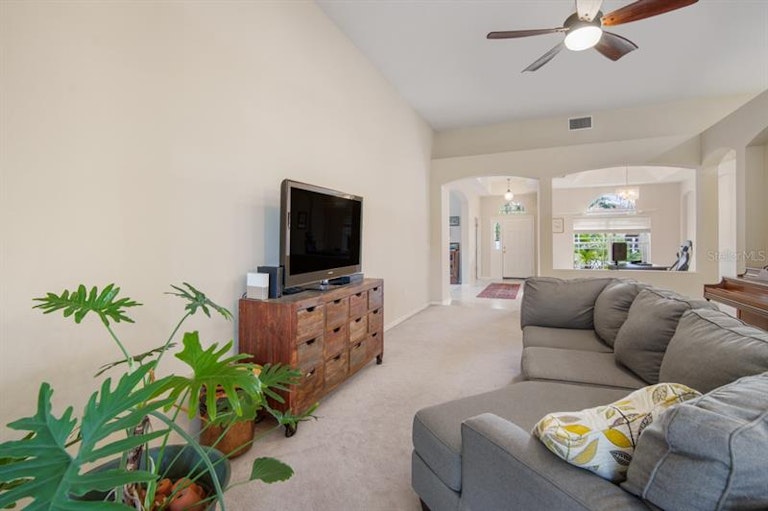 Photo 4 of 24 - 8905 Aberdeen Creek Cir, Riverview, FL 33569
