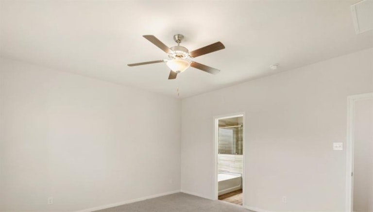 Photo 10 of 20 - 6839 Escondido Dr, Rosharon, TX 77583