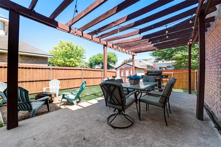 Photo 34 of 40 - 8801 Clearlake Dr, Rowlett, TX 75088