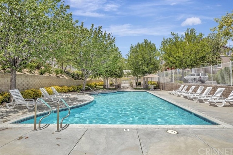 Photo 6 of 37 - 25773 Perlman Pl Unit F, Stevenson Ranch, CA 91381