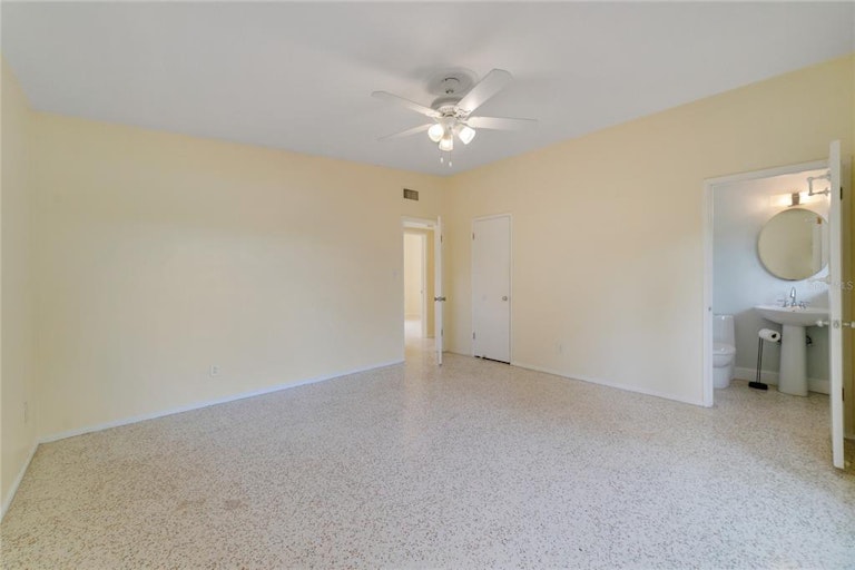 Photo 30 of 34 - 1200 Tanager Dr, Orlando, FL 32803