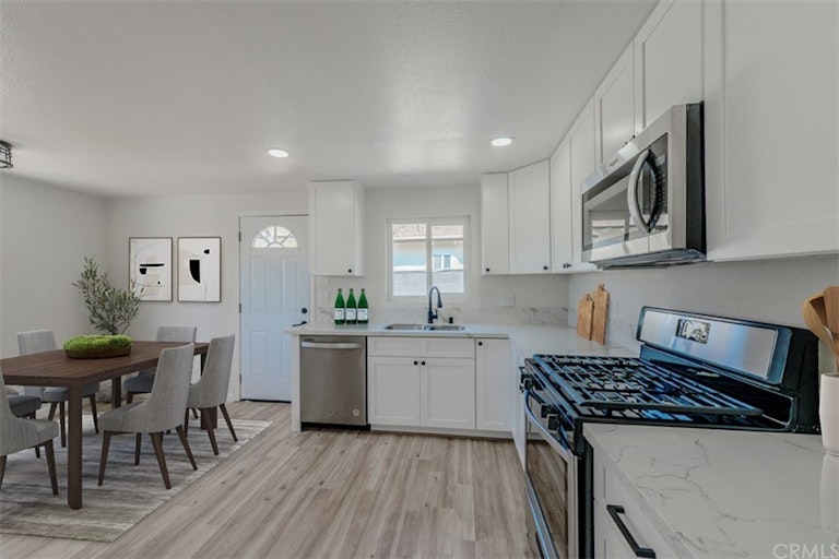 Photo 14 of 33 - 9035 Bellegrave Ave, Jurupa Valley, CA 92509