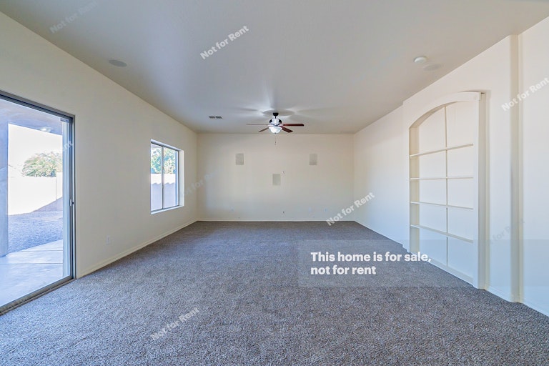 Photo 5 of 33 - 656 E Black Diamond Dr, Casa Grande, AZ 85122