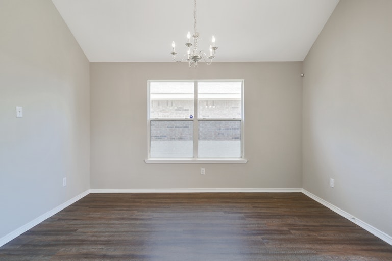 Photo 22 of 26 - 943 Quail Creek Dr, Grand Prairie, TX 75052