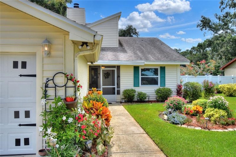 Photo 2 of 34 - 547 Market Sq W, Lakeland, FL 33813