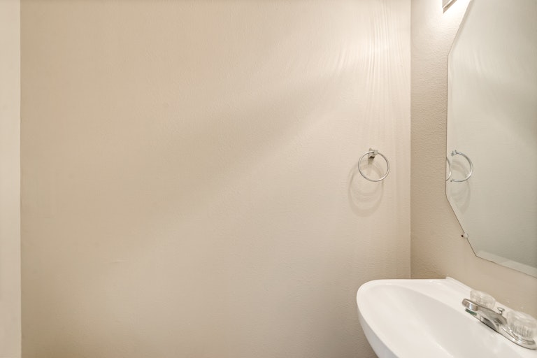 Photo 25 of 26 - 812 Pebble Ridge Dr, Lewisville, TX 75067