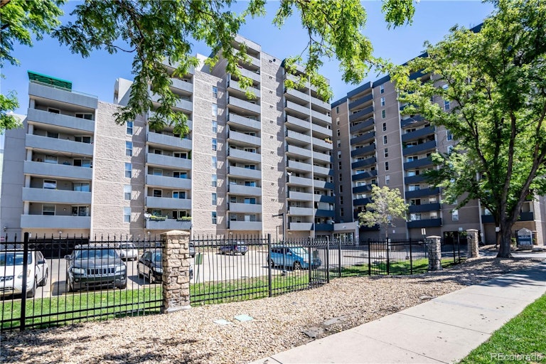 Photo 1 of 37 - 601 W 11th Ave #605, Denver, CO 80204