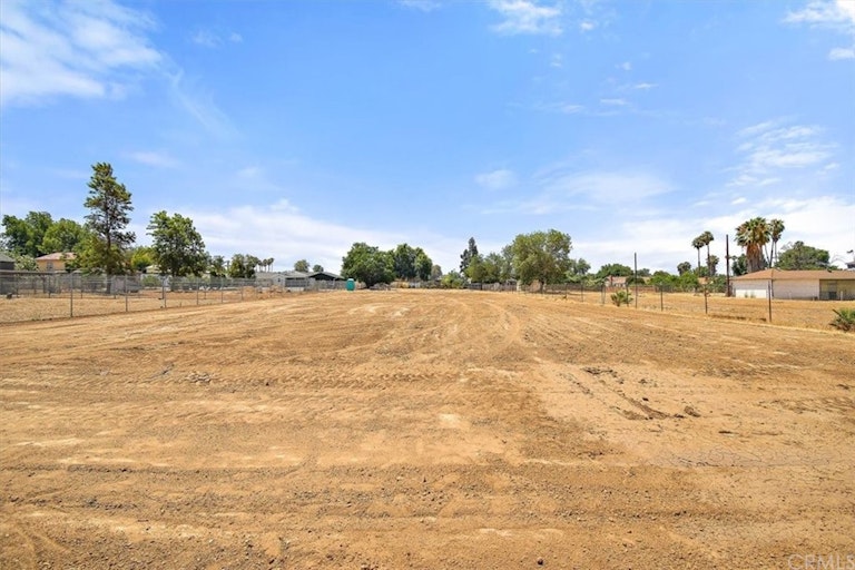 Photo 7 of 42 - 4974 Beatty Dr, Riverside, CA 92504