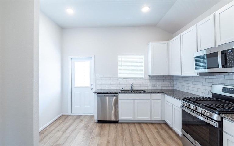 Photo 4 of 14 - 1248 Ponderosa Pine Dr, Rosharon, TX 77583