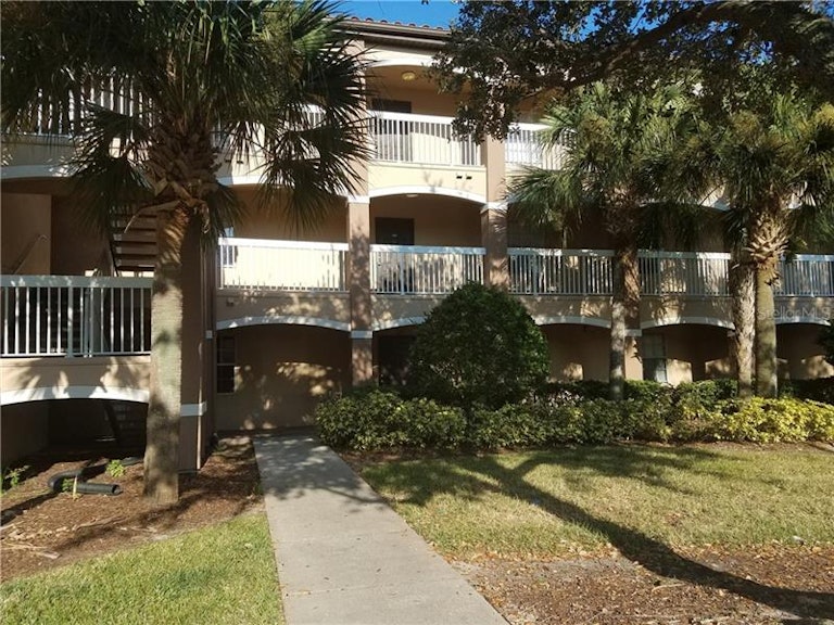 Photo 2 of 24 - 14037 Fairway Island Dr #212, Orlando, FL 32837