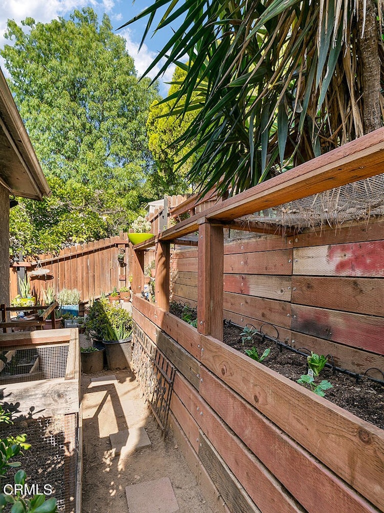 Photo 21 of 29 - 6214 Springvale Dr, Los Angeles, CA 90042