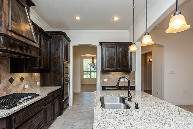Photo 9 of 27 - 5220 Soren St, Irving, TX 75038